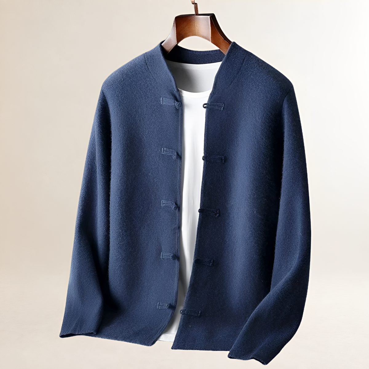 Cardigan homme à col montant et fermeture par boucles et boutons, coupe droite