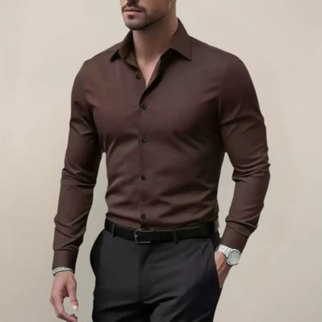 Chemise homme à coupe ajustée, manches longues, boutons sur le devant, col pointu