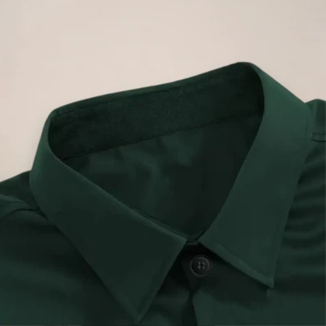 Chemise homme à coupe ajustée, manches longues, boutons sur le devant, col pointu