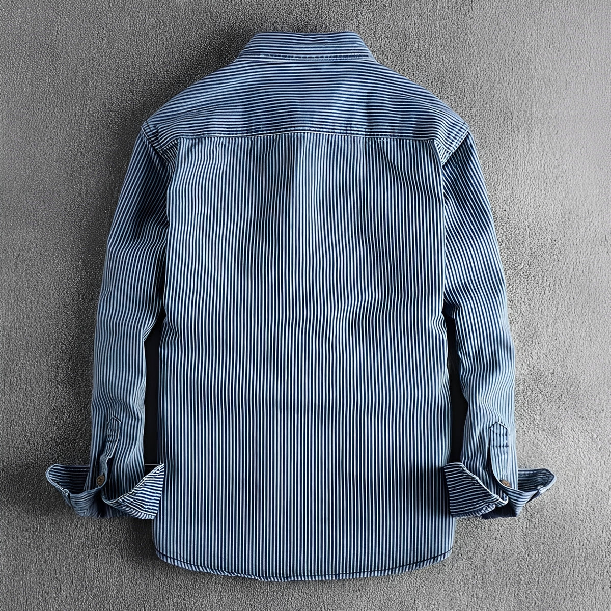 Chemise homme à rayures, manches longues, fermeture bouton, deux poches poitrine