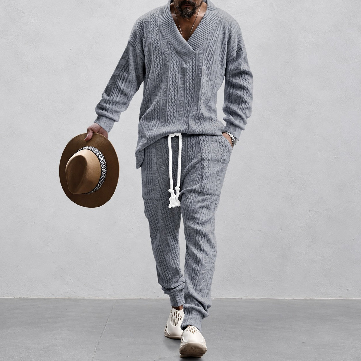 Ensemble athleisure homme à V-neck et pantalon à cordon - coupe décontractée, style sportif