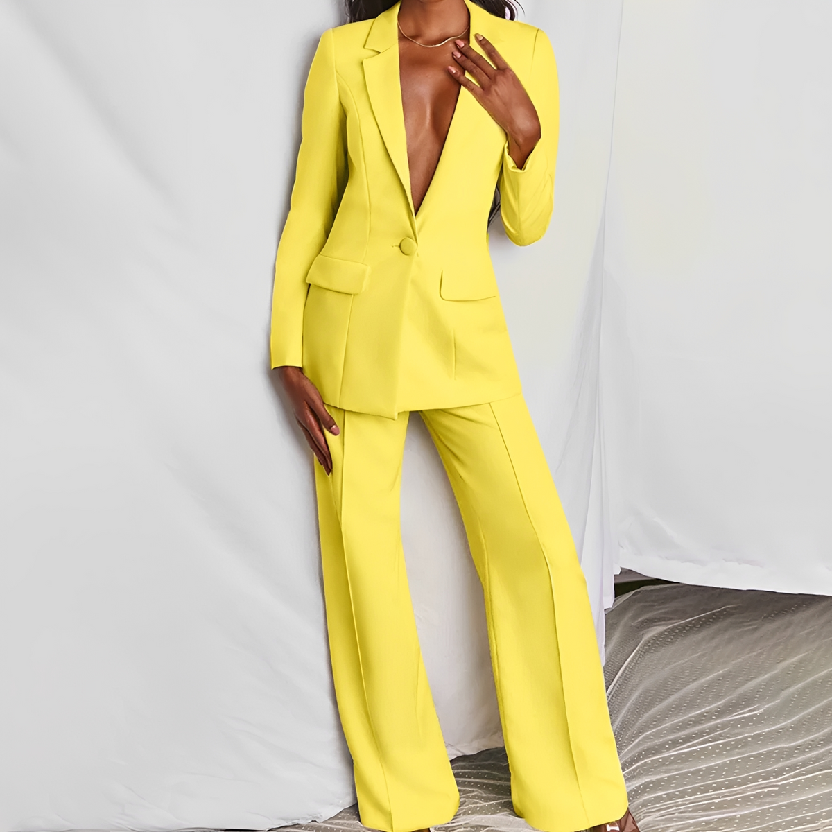 Ensemble tailleur femme blazer à col à revers et pantalons à jambes larges