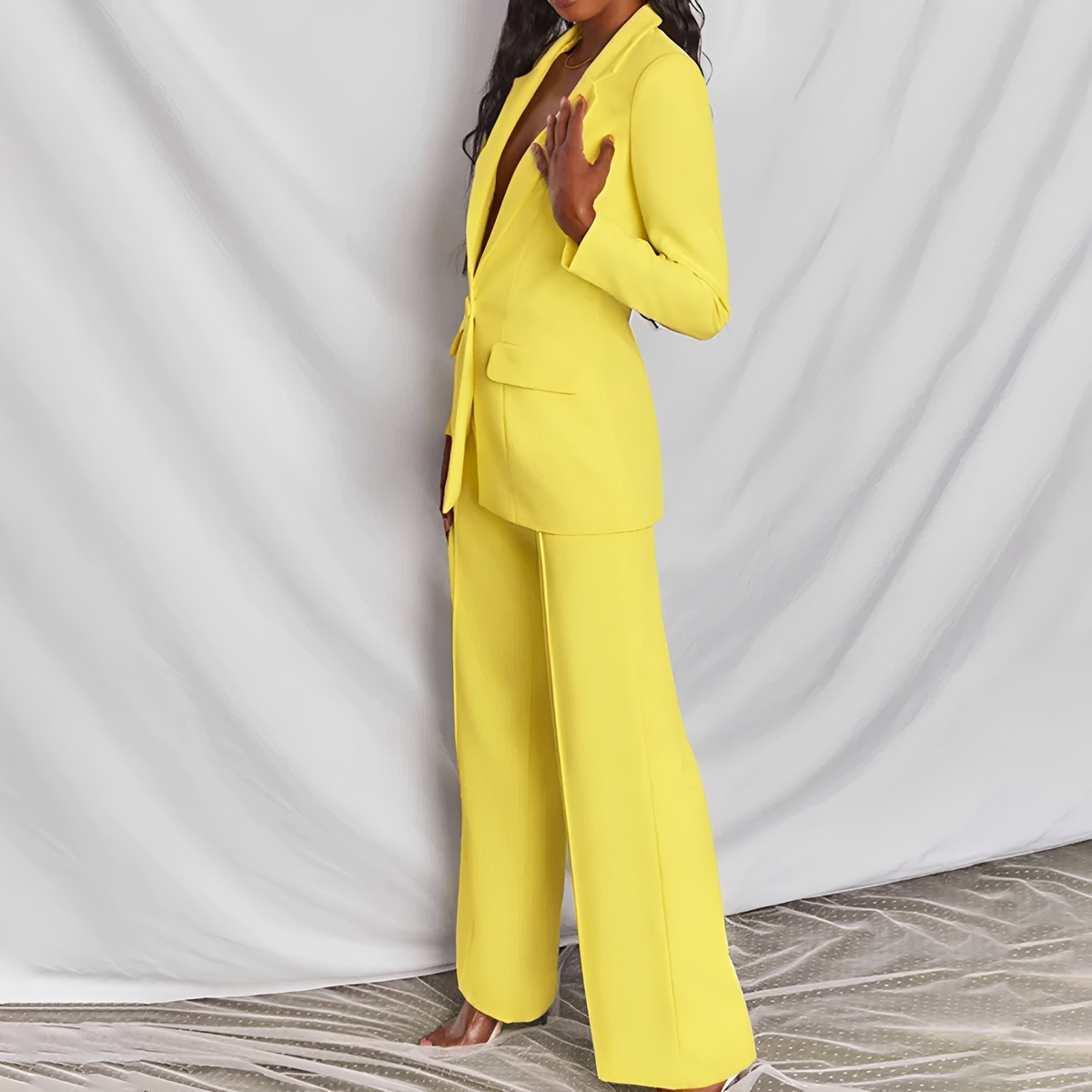 Ensemble tailleur femme blazer à col à revers et pantalons à jambes larges