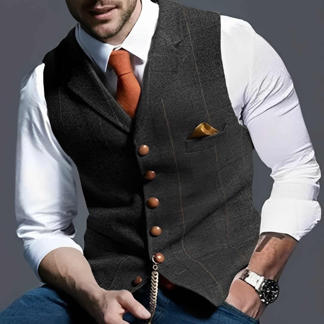 Gilet homme slim, devant à boutons simples, poche poitrine et détail montre-chaîne