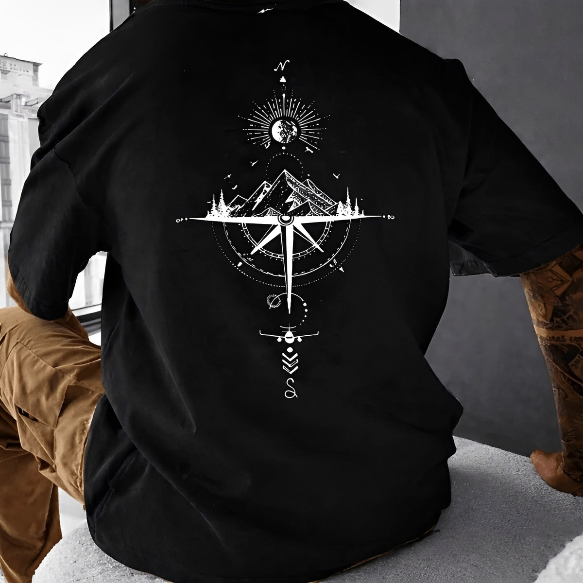 Homme T-shirt à col ras‑bord, manches courtes, imprimé dos compas et montagne, coupe regular