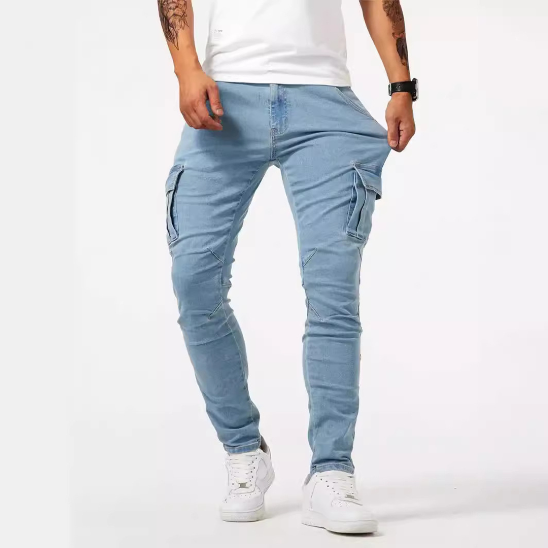 Hommes jeans cargos slim tapered - poches cargo à rabats sur les cuisses avec panneaux articulés et stretch