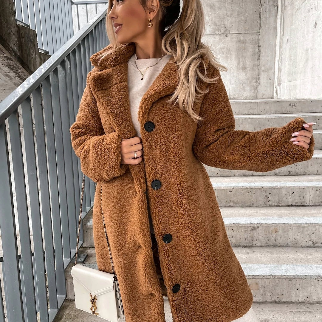 Manteau long pour femme en imitation peau lainée, coupe oversize – Fermeture boutonnée, col, coupe décontractée