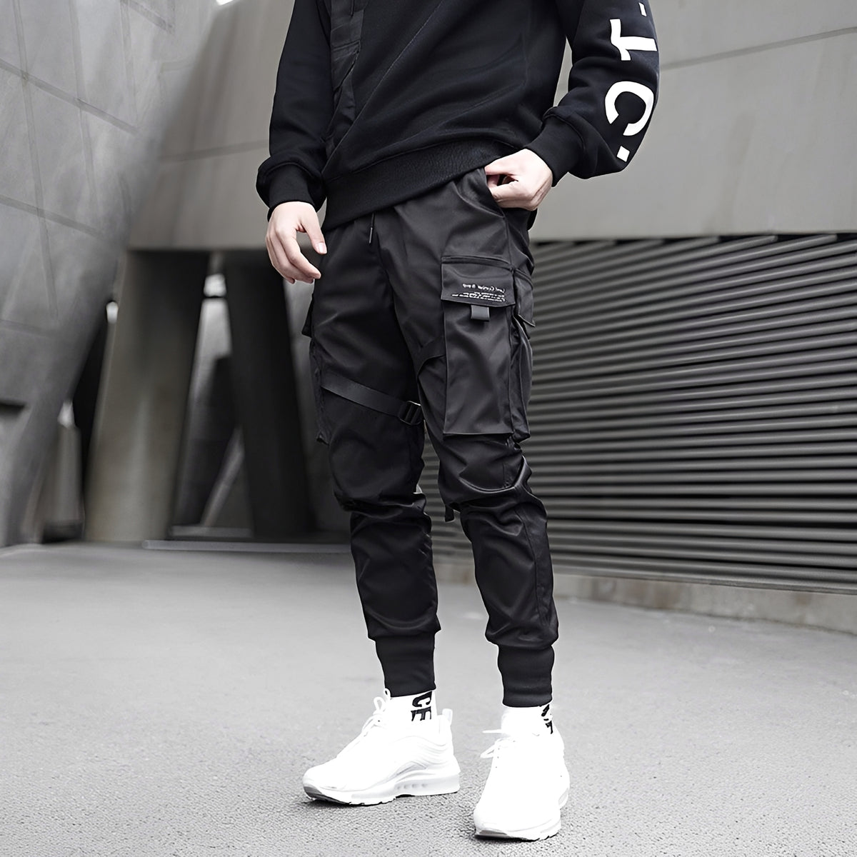 Pantalon cargo homme tactique avec poches multiples et réglables