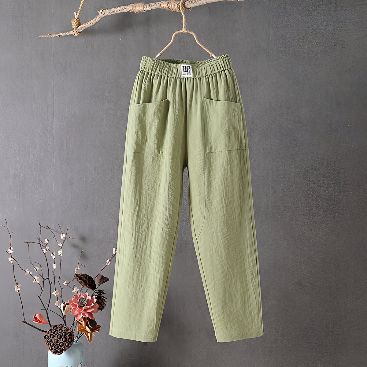Pantalon femme à jambe droite ample, taille élastiquée, poches plaquées frontales, longueur 7/8