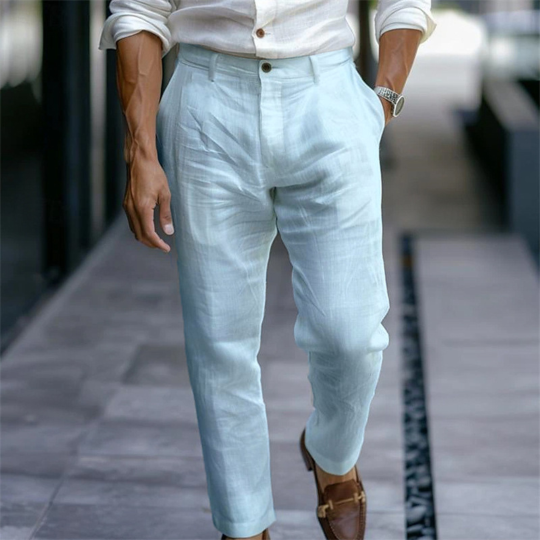 Pantalon pour homme à plis frontaux, coupe ajustée et jambe fuselée, longueur cheville