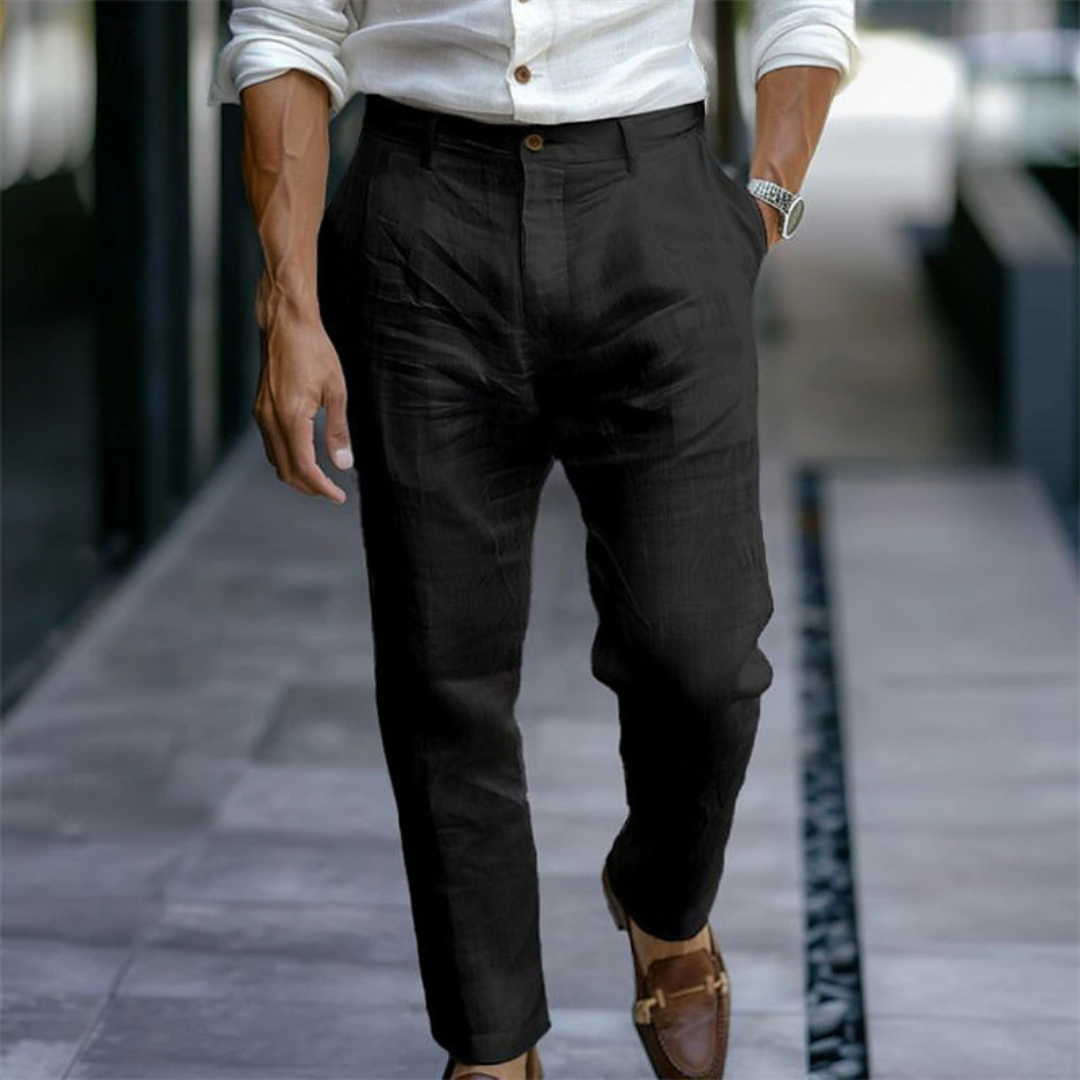Pantalon pour homme à plis frontaux, coupe ajustée et jambe fuselée, longueur cheville