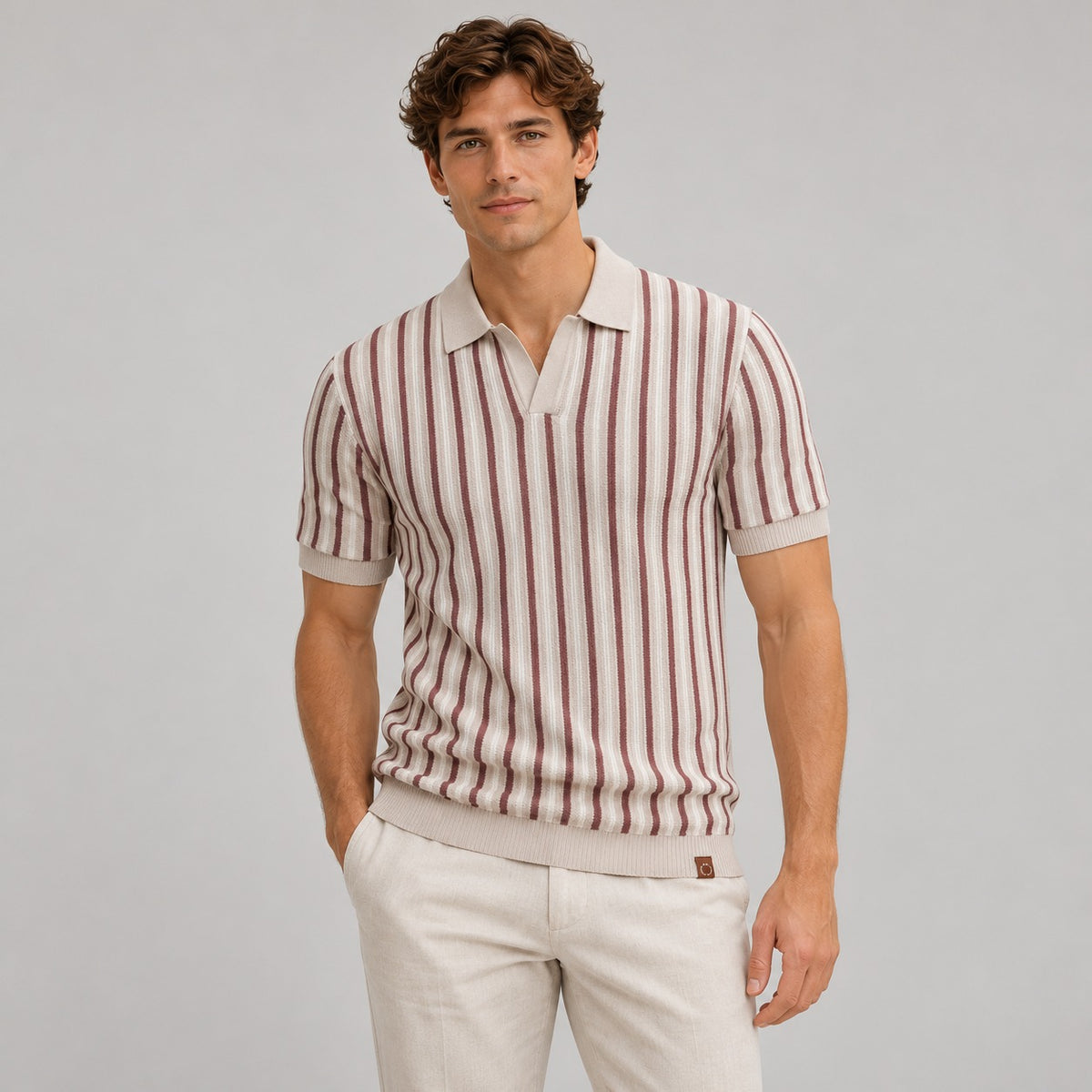 Polos pour hommes à manches courtes col V rayé coupe ajustée