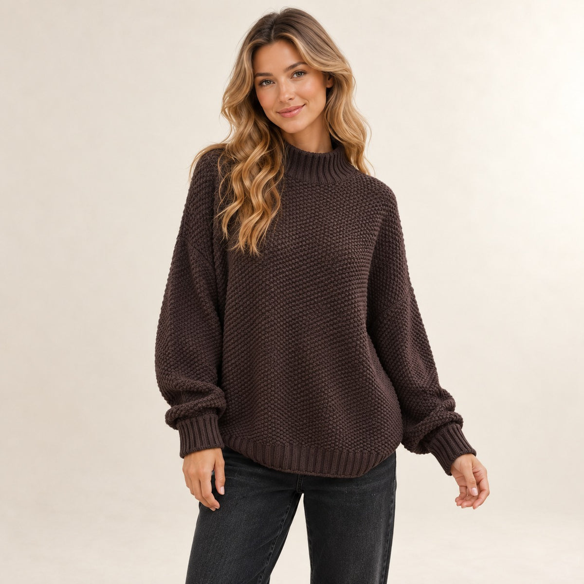 Pull femme à col montant côtelé et point texturé, manches raglan, coupe décontractée
