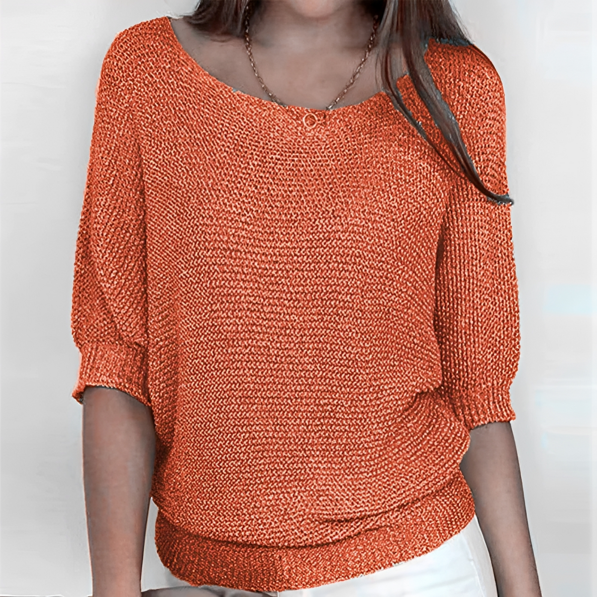 Pull femme à col rond, manches 3/4, coupe ample, bas et poignets côtés