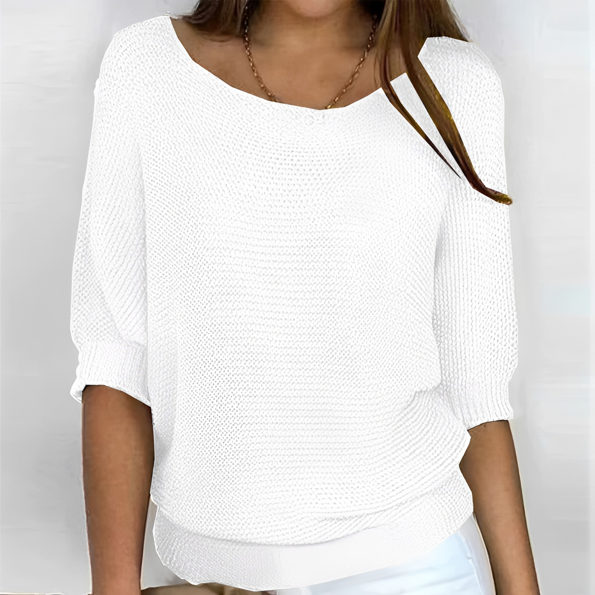 Pull femme à col rond, manches 3/4, coupe ample, bas et poignets côtés
