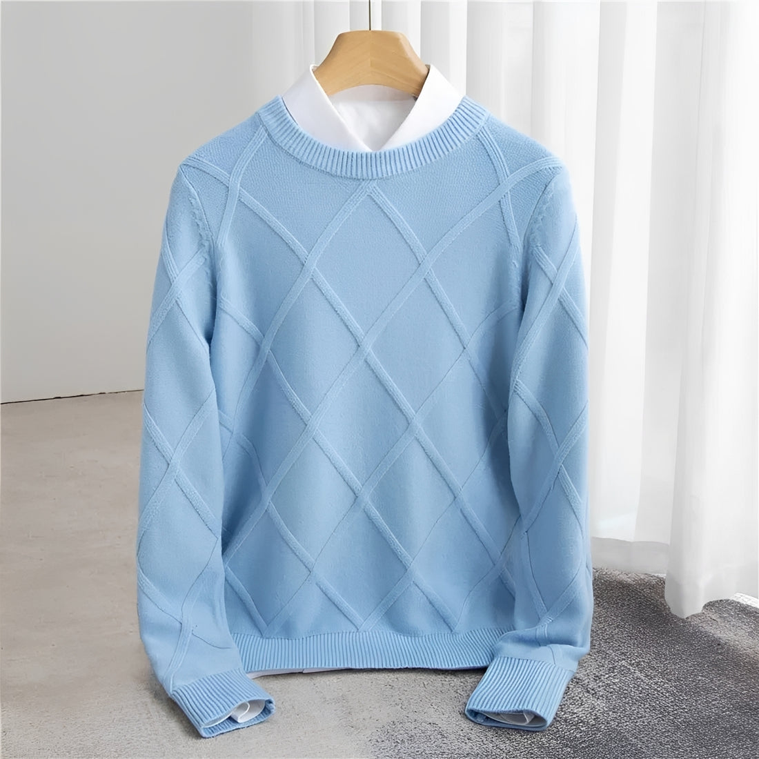 Pull homme col O à motif argyle, poignets côtelés, coupe régulière