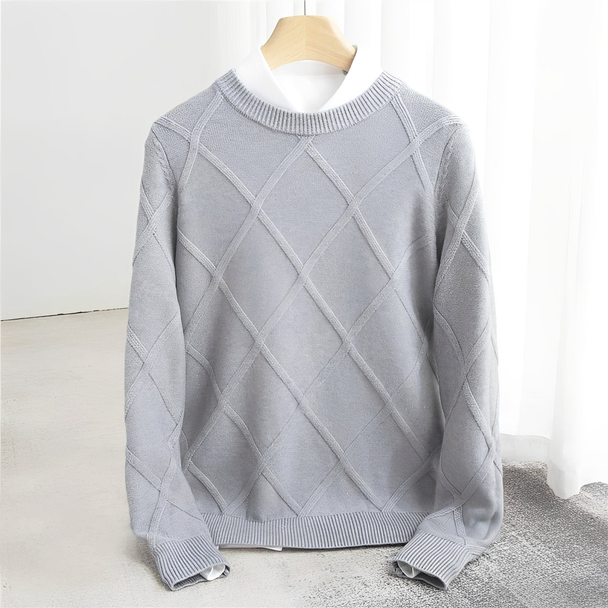 Pull homme col O à motif argyle, poignets côtelés, coupe régulière