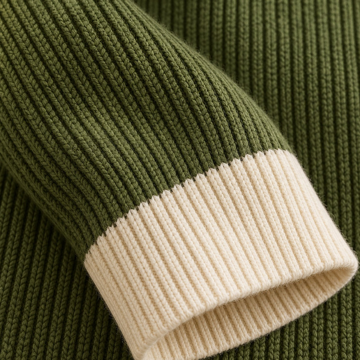 Robe courte femme à capuche avec fermeture éclair et col V