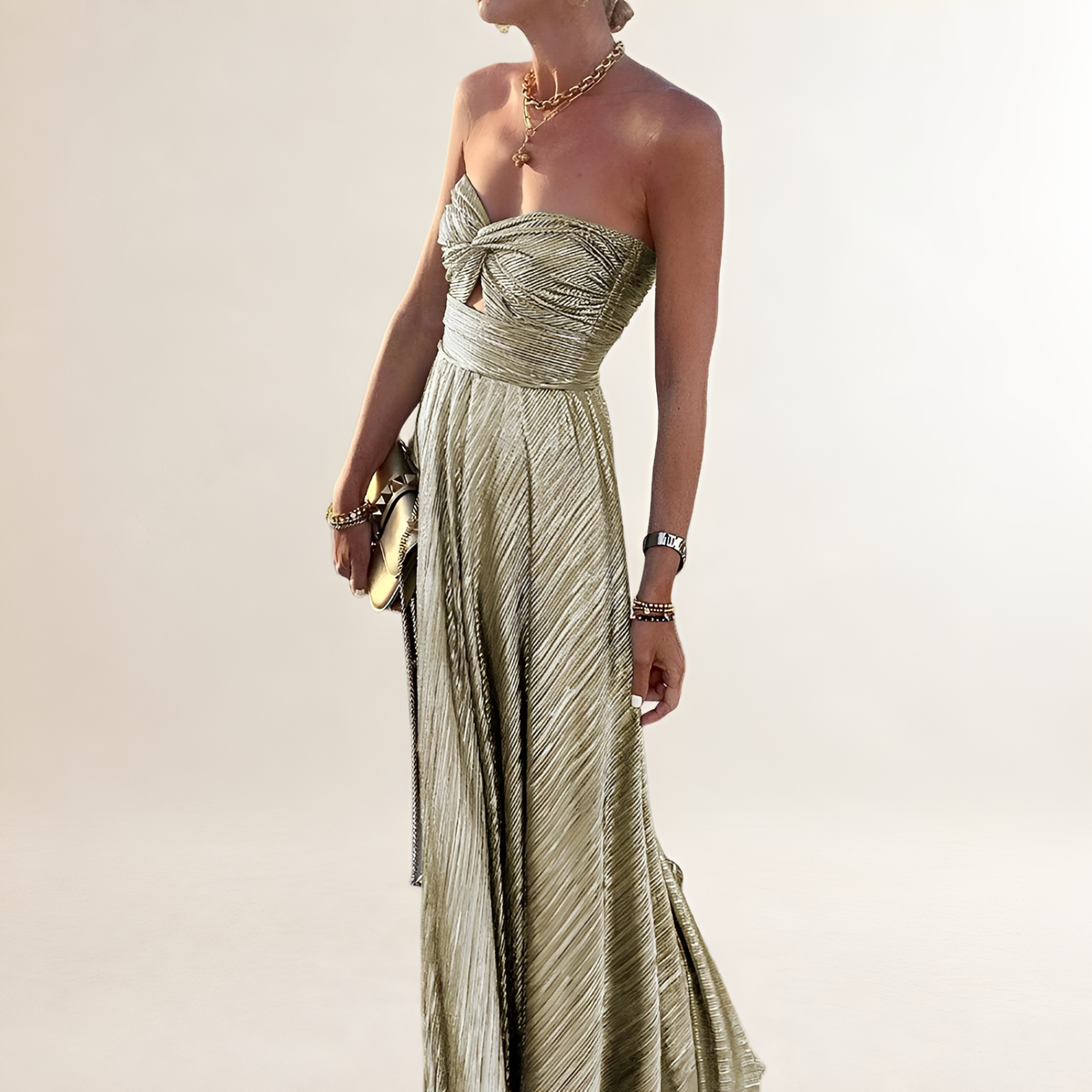 Robe maxi sans bretelles femme, décolleté en cœur torsadé avec ouverture en clé sur le corsage, jupe évasée plissée