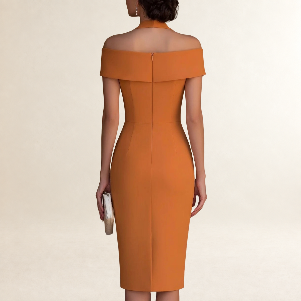 Robe midi femme à épaules dénudées et col halter avec drapé et coupe ajustée