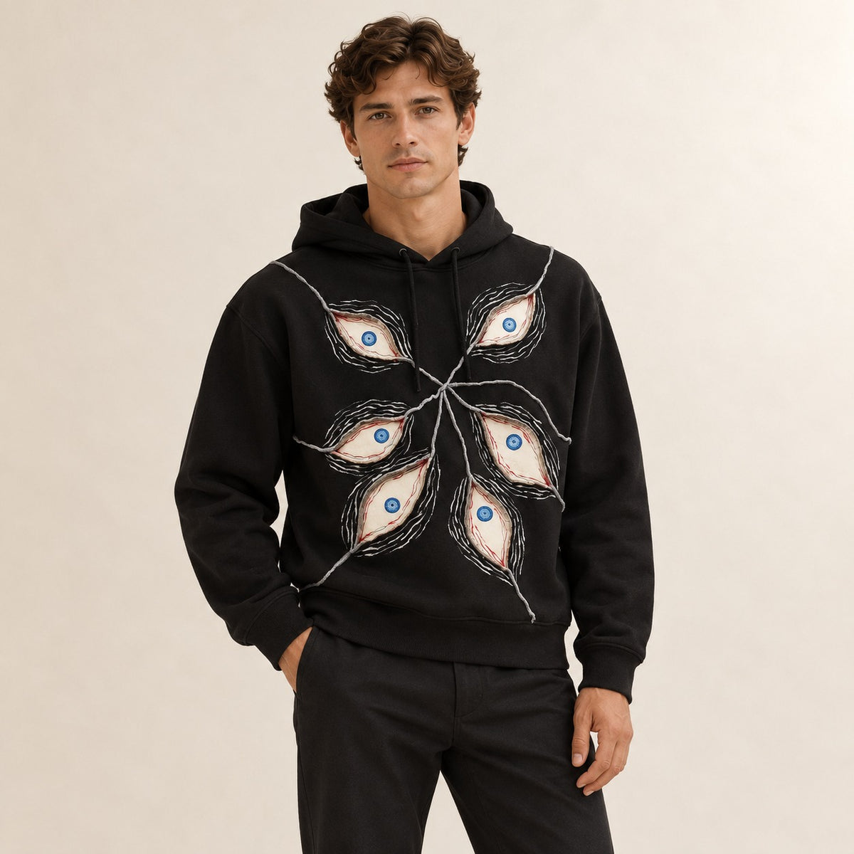 Sweat à capuche pour homme, coupe cropped oversize, patchwork sur le devant avec motifs yeux, capuche à cordon
