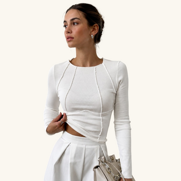 T-shirt femme à manches longues col rond coupe slim texture côtelée détails modernes