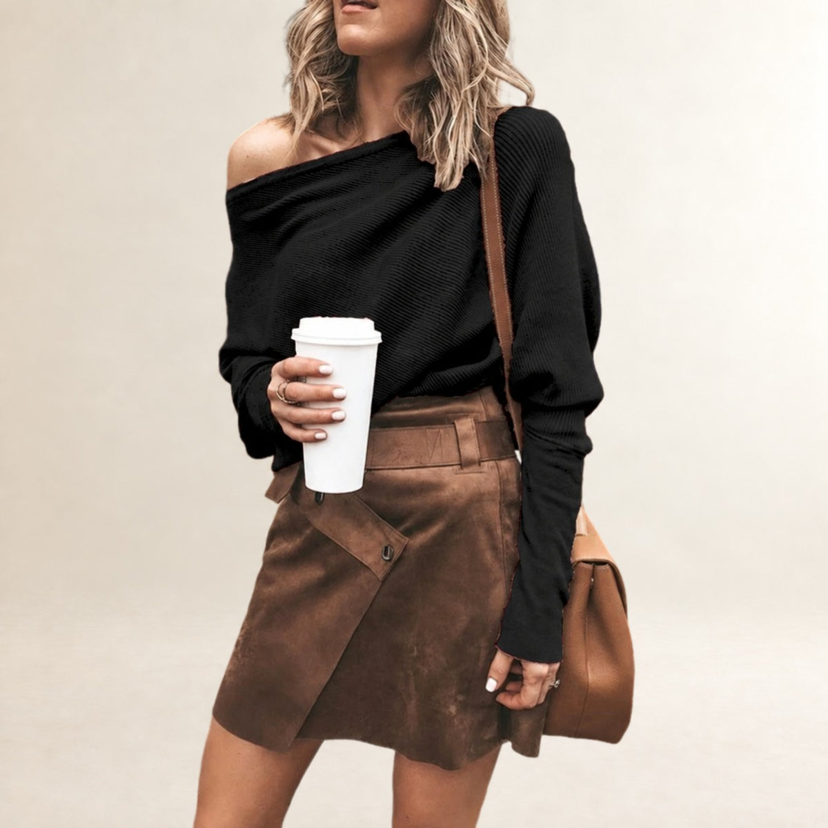 Top femme à épaules dénudées et col bateau large - manches longues, coupe décontractée