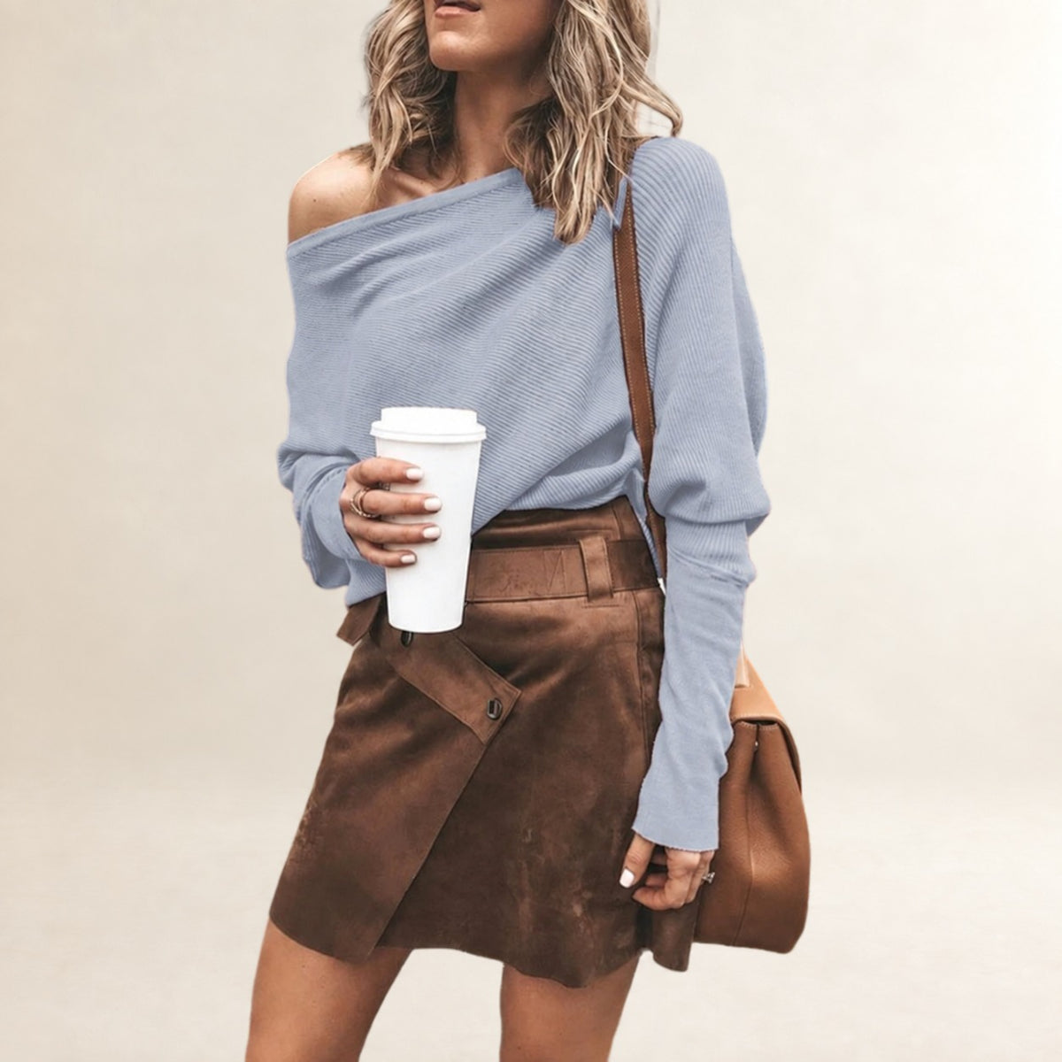 Top femme à épaules dénudées et col bateau large - manches longues, coupe décontractée
