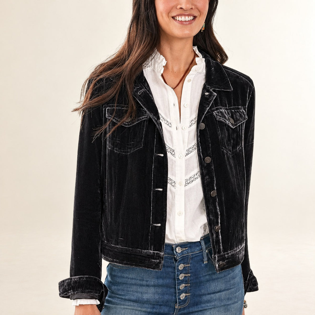 Veste-chemise femme à boutons, col chemise et poches poitrine à rabat