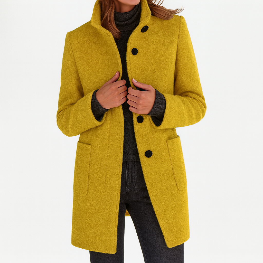 Veste femme col haut boutonnière – longueur hip, coupe décontractée, poches latérales visibles