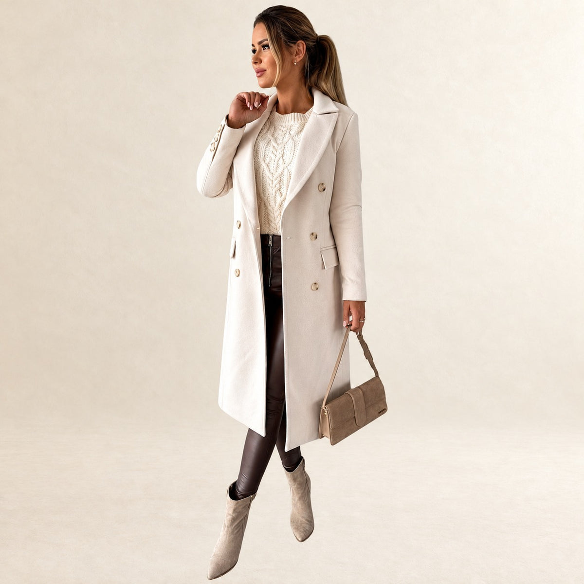 Veste femme Décolleté double-breasted mi-longue à revers classique, poches à rabat et poignets à boutons