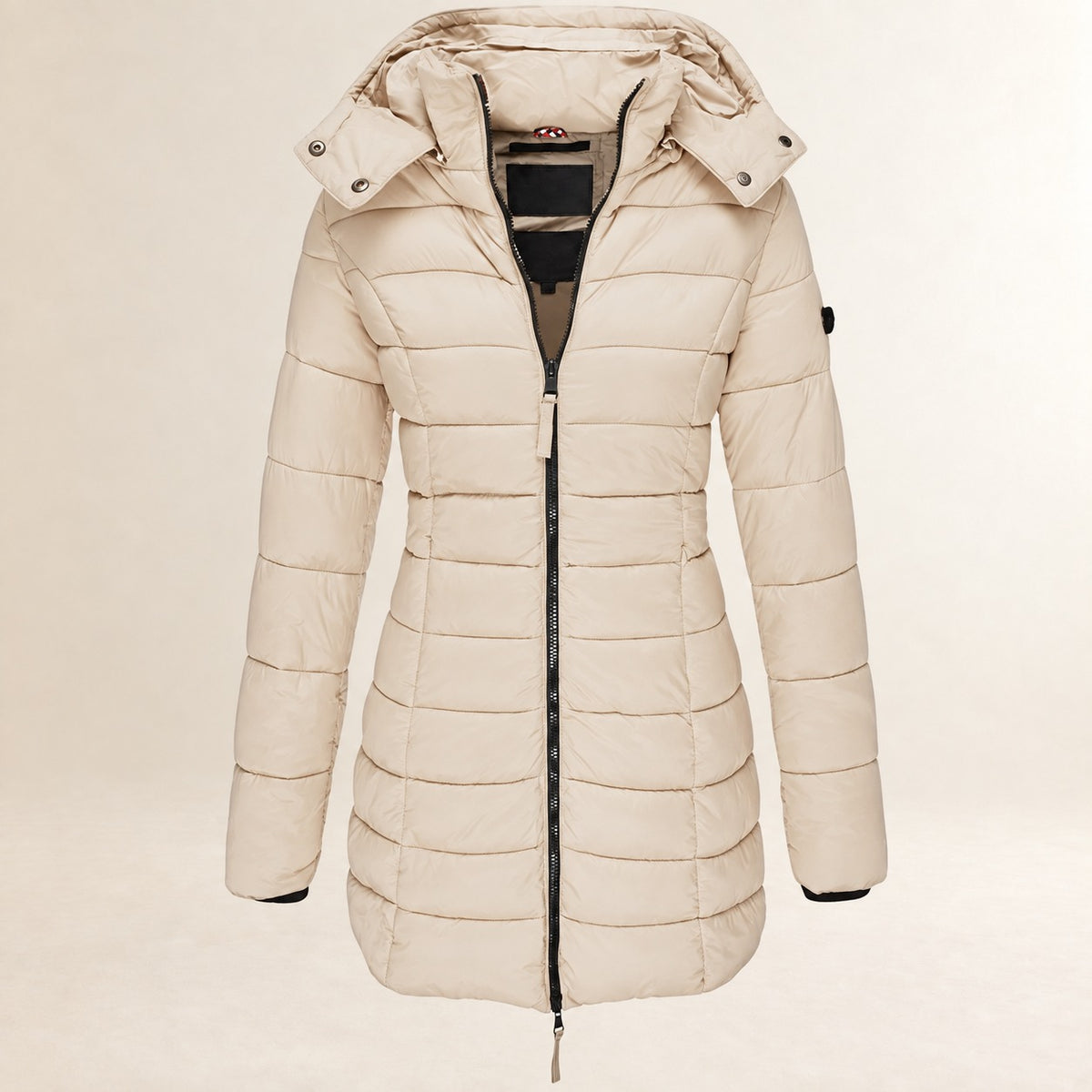 Veste femme matelassée à capuche légère avec fermeture éclair et coupe ajustée