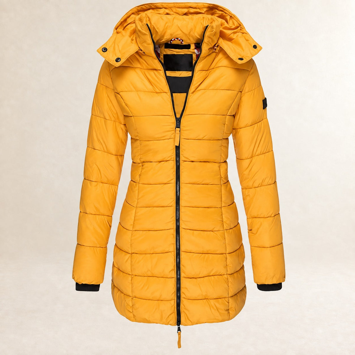 Veste femme matelassée à capuche légère avec fermeture éclair et coupe ajustée