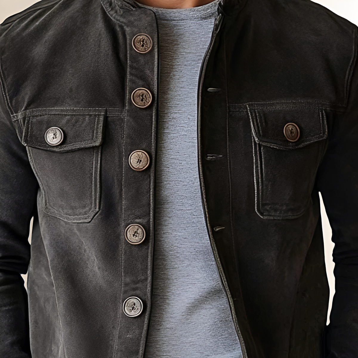 Veste pour femmes à col montant et fermeture à boutons - coupe classique