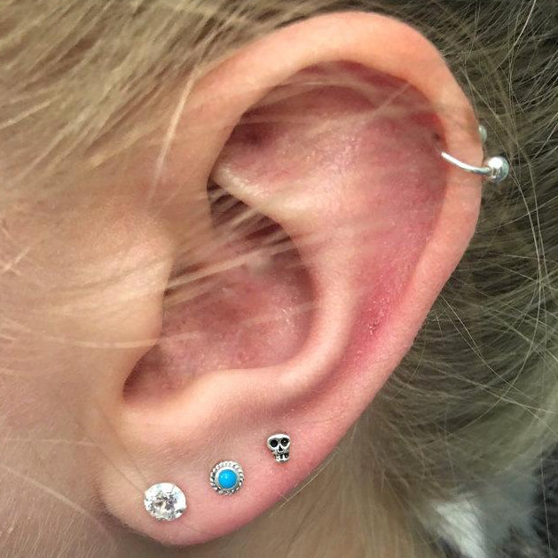 Reem - petites boucles d'oreilles en forme de crâne