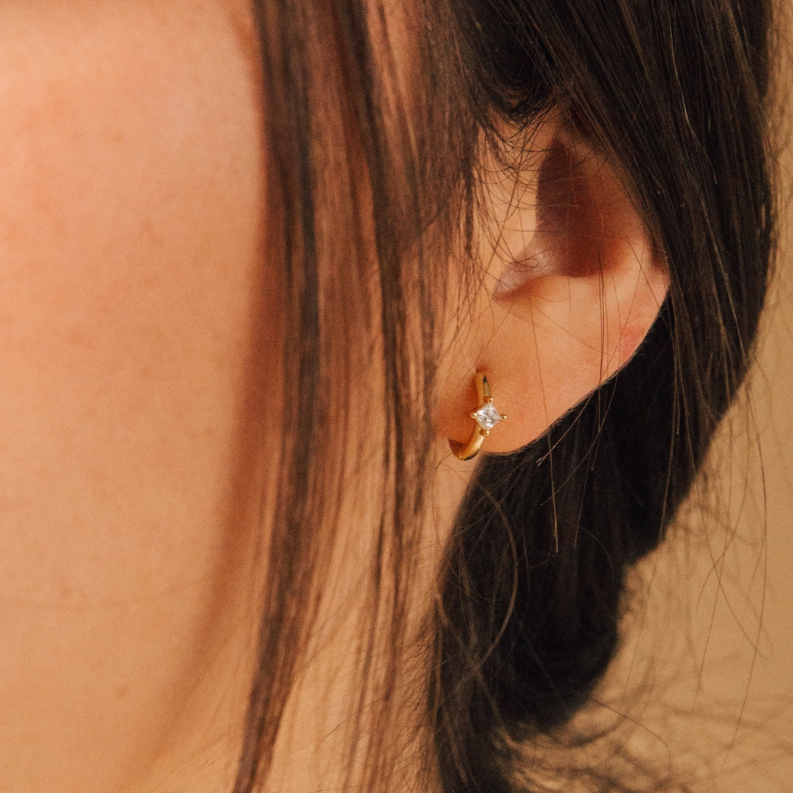 Boucle d'oreille en diamant - Boucle d'oreille Huggie brillante