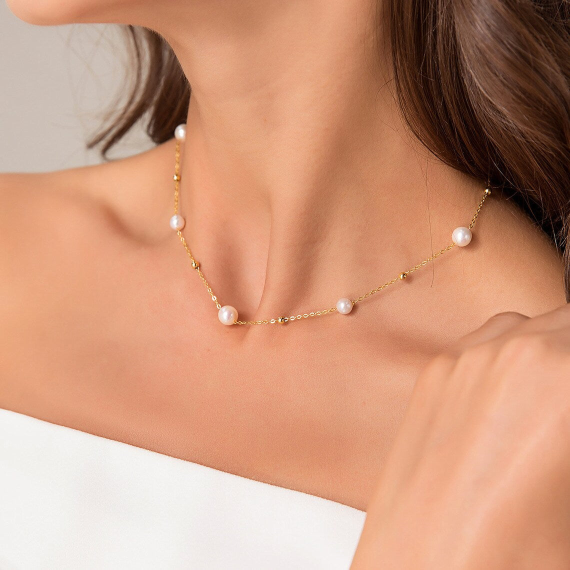 Collier en or et perles - alternant perles et chaîne en or