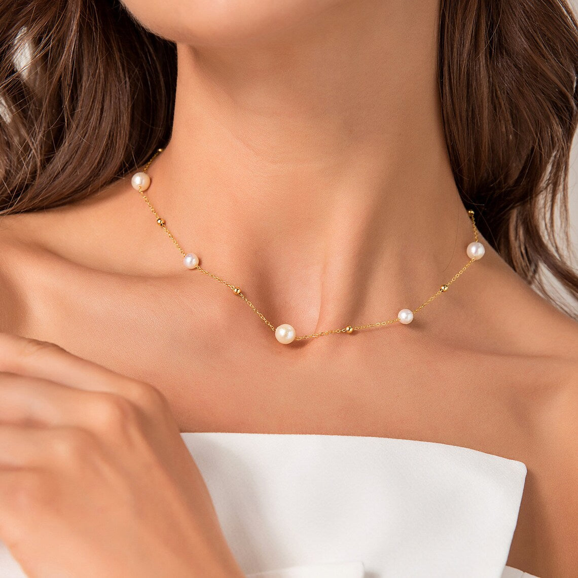 Collier en or et perles - alternant perles et chaîne en or