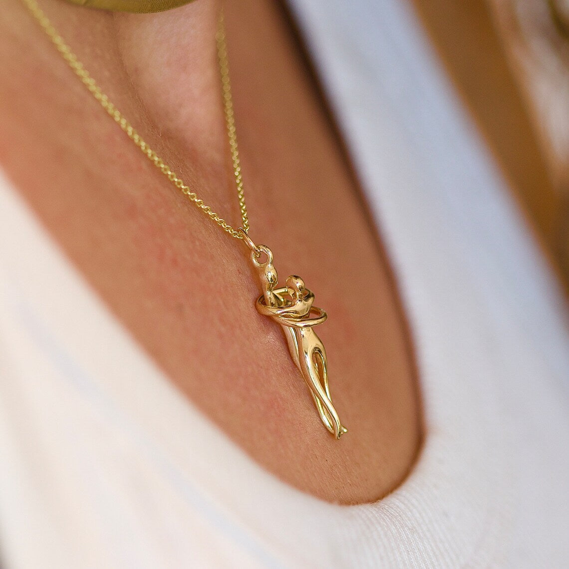 Pendentif Love Hug - Collier de couple avec étreinte
