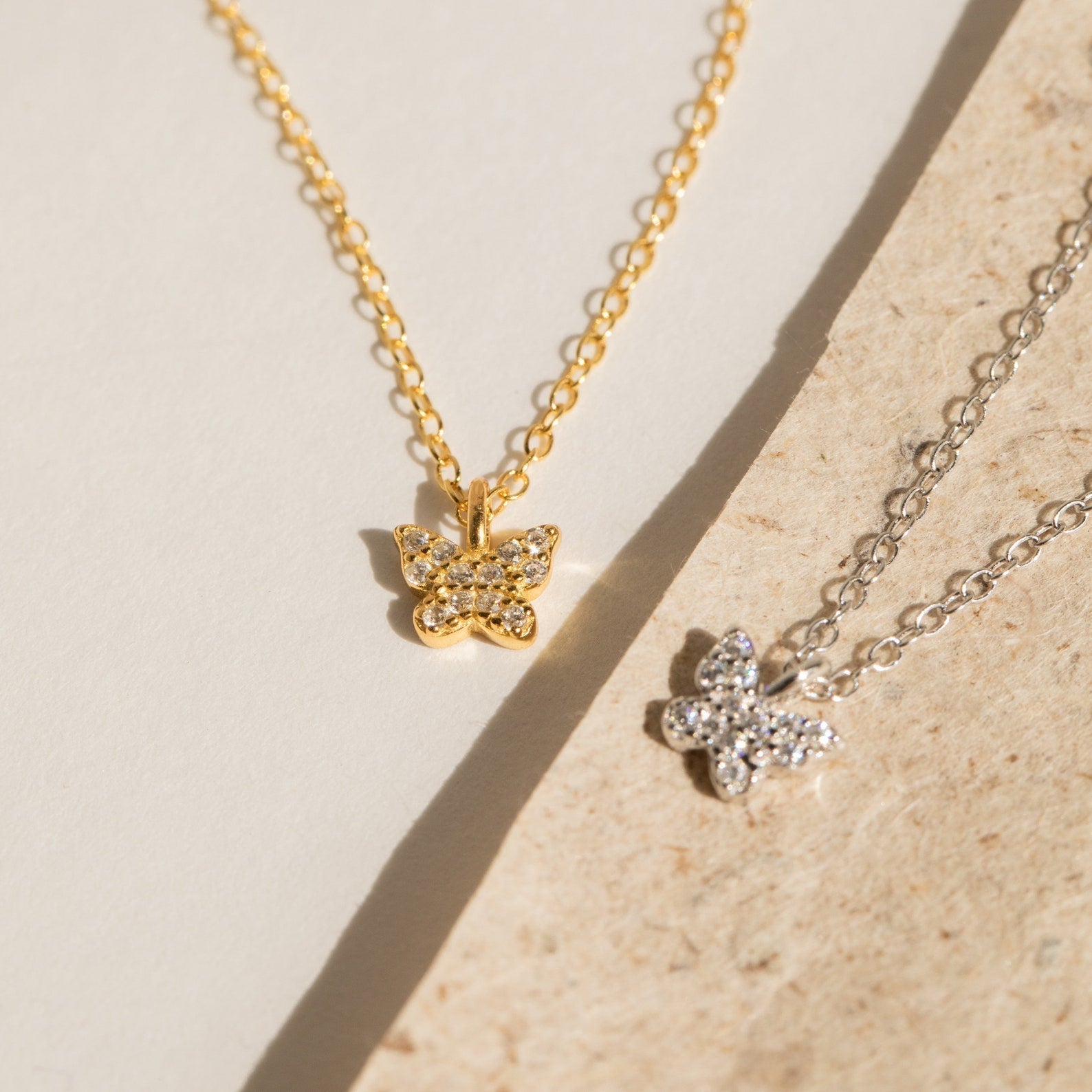 Mandy – Collier en forme de papillon Pavé