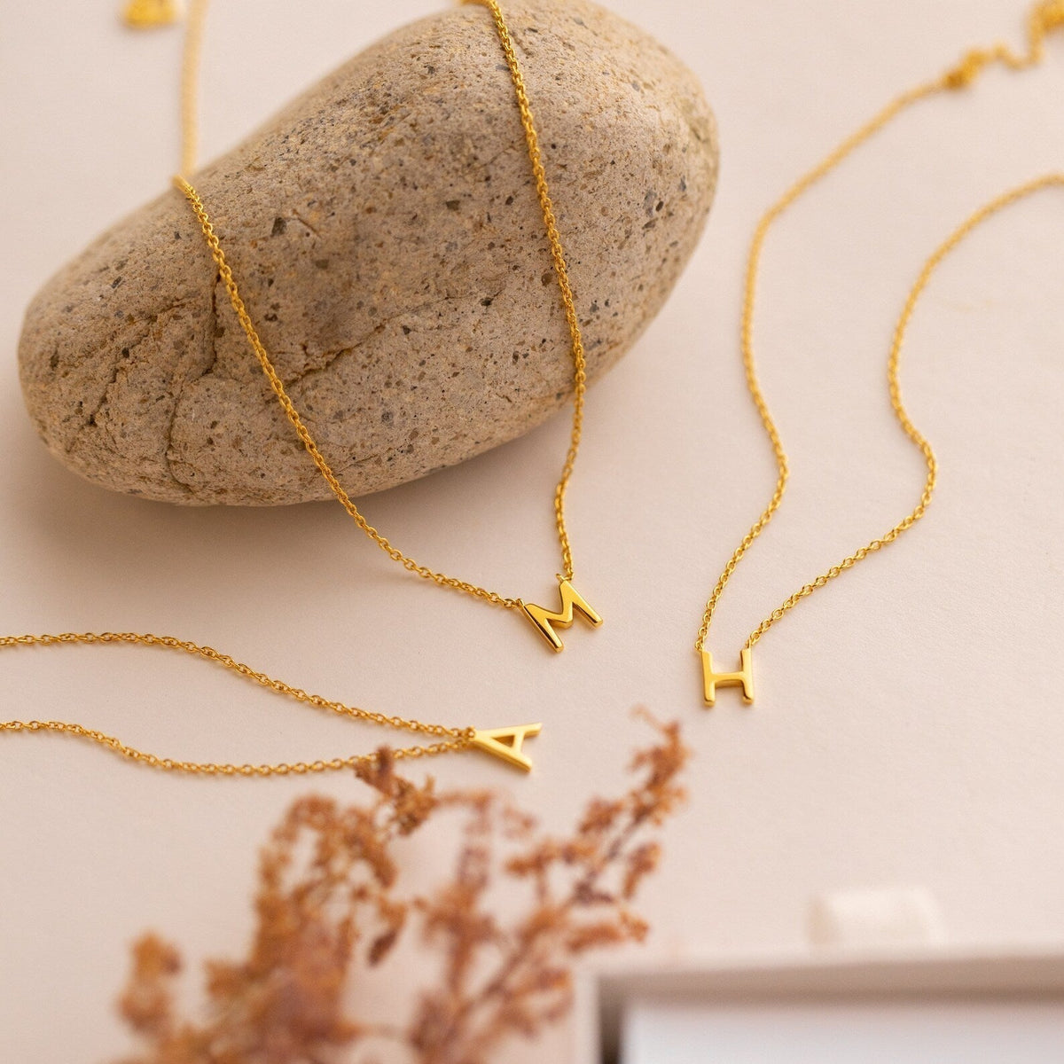 Jasmine – Collier délicat avec initiale personnalisée