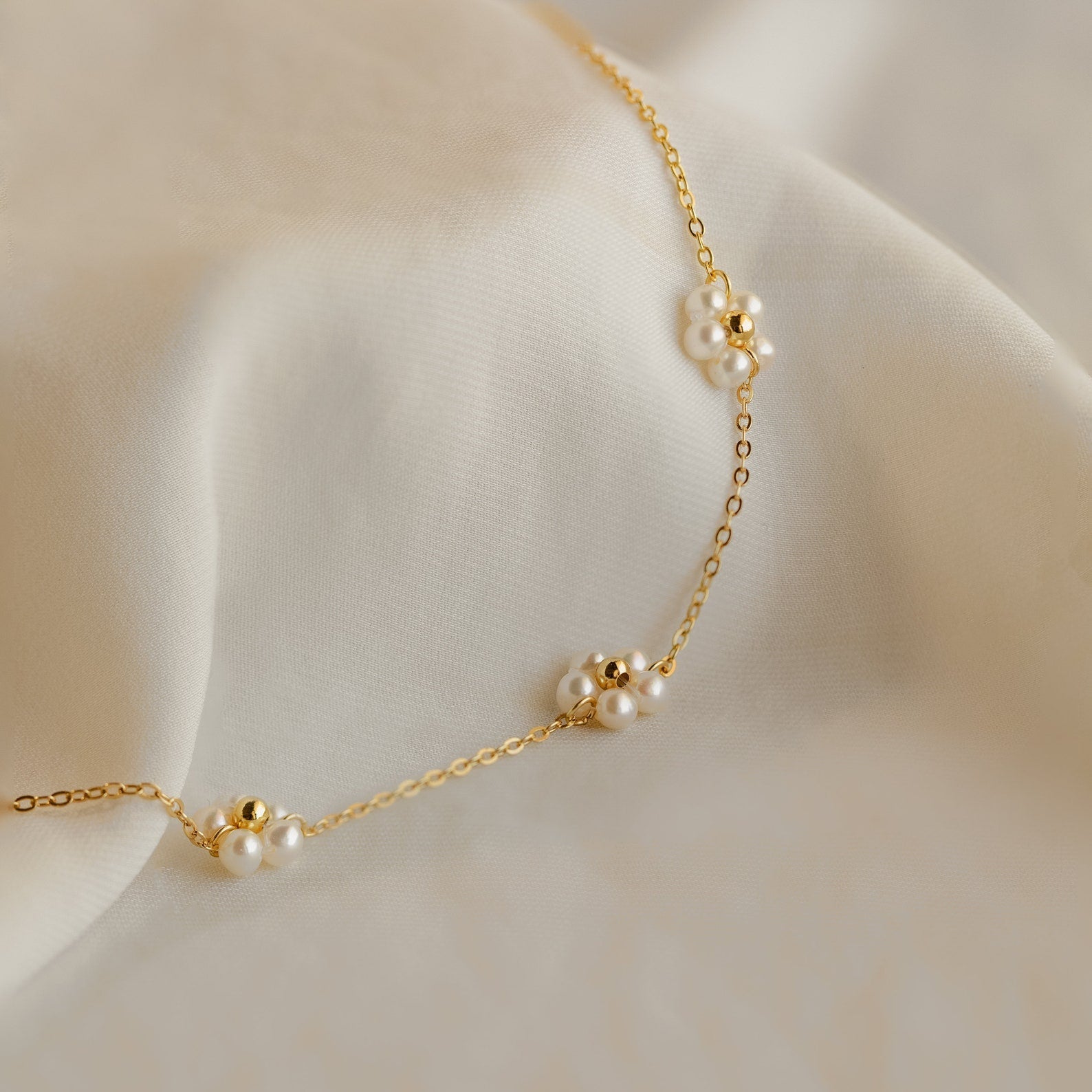 Collier de marguerites en perles - Fleurs en perles