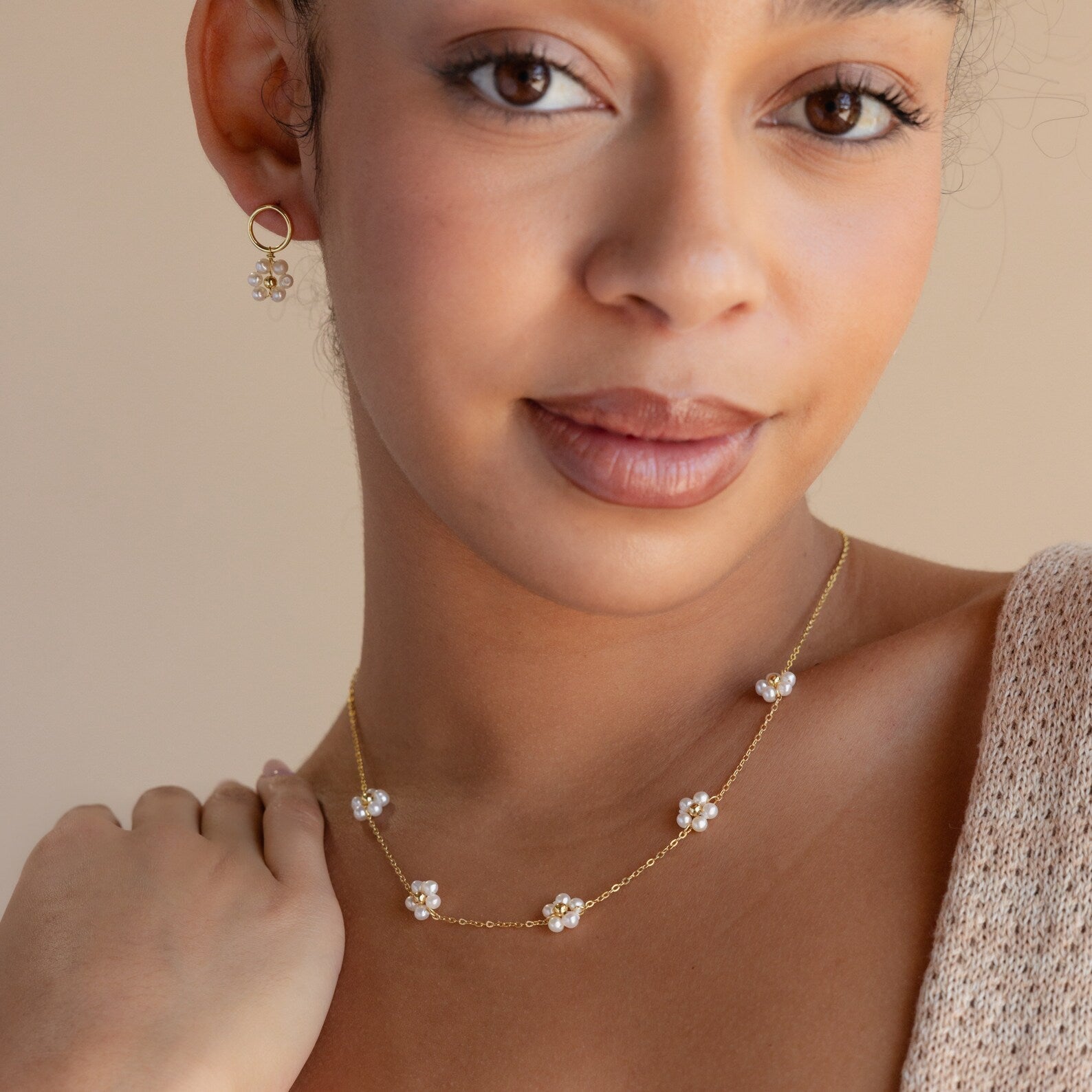 Collier de marguerites en perles - Fleurs en perles