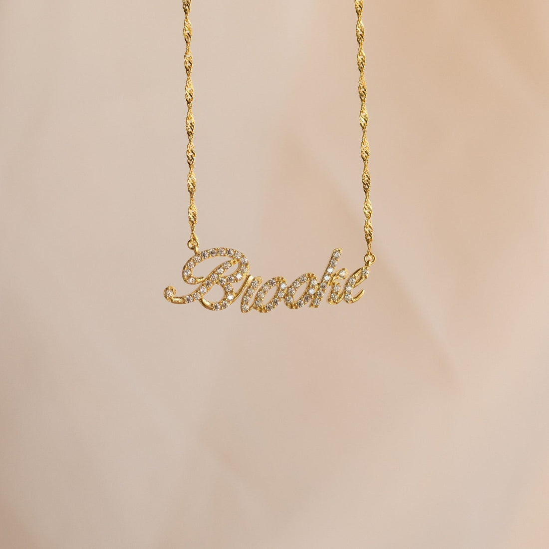 Claire – Collier avec nom Pavé Brillant
