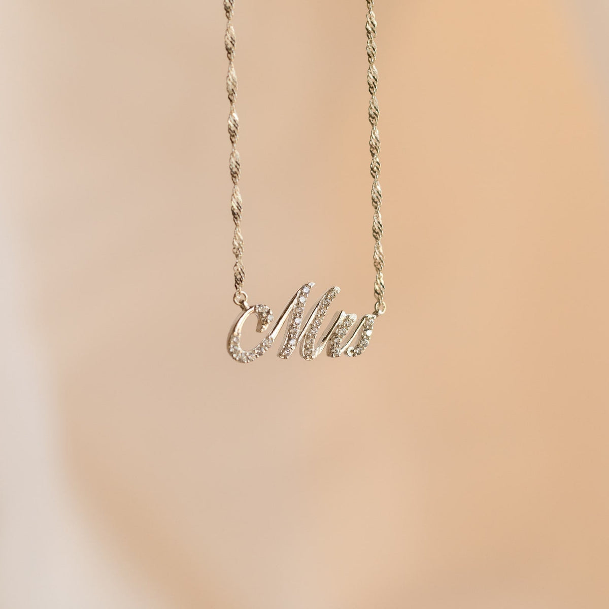 Claire – Collier avec nom Pavé Brillant