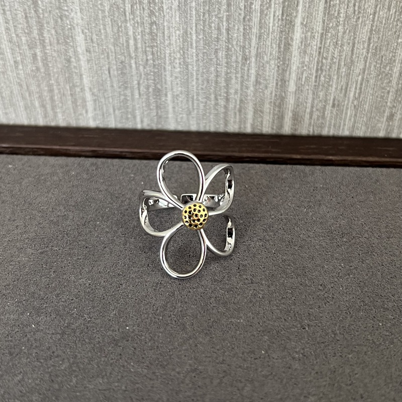 Alizee – bague pétale en argent sterling