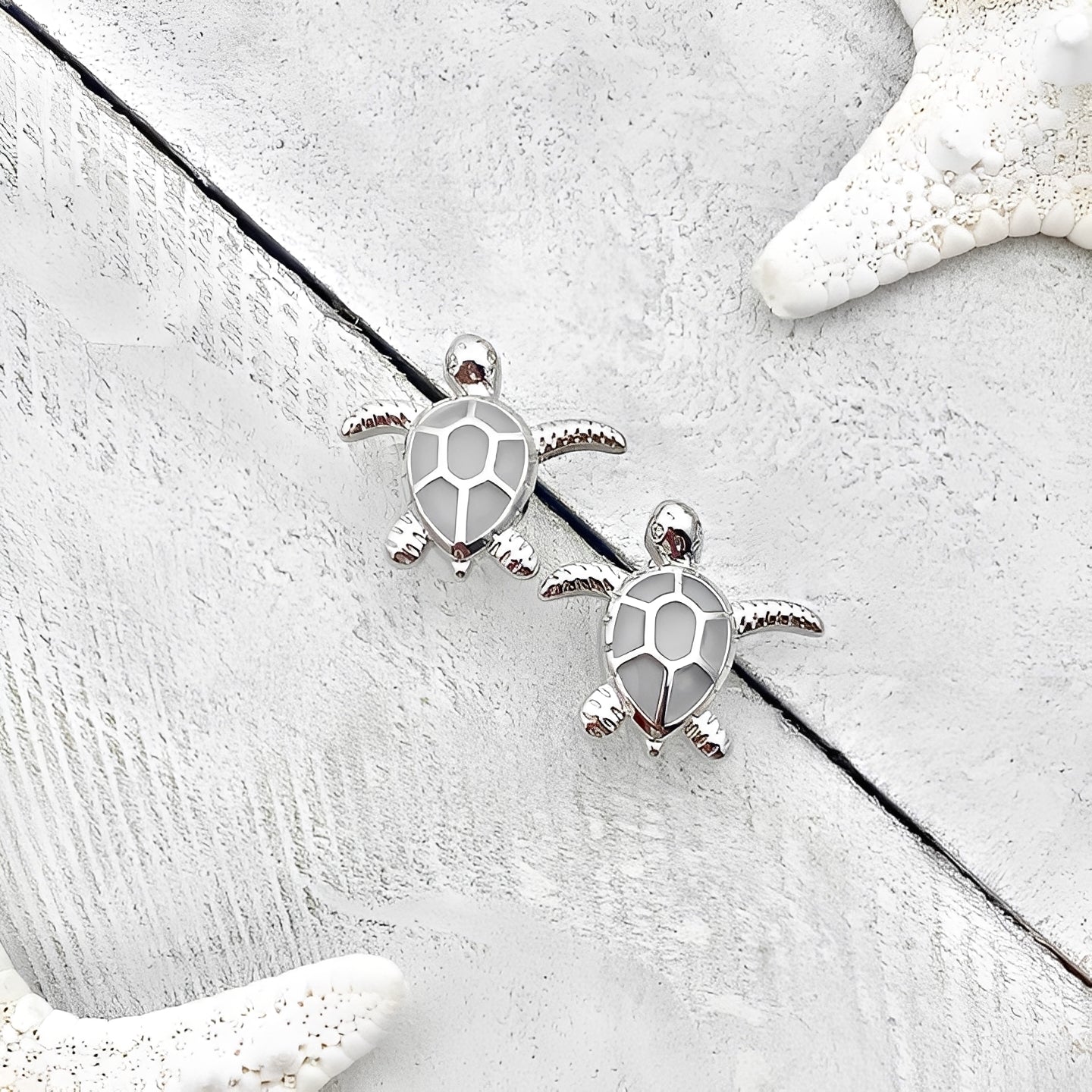 Marina – Boucles d'oreilles avec tortue marine en argent avec opale