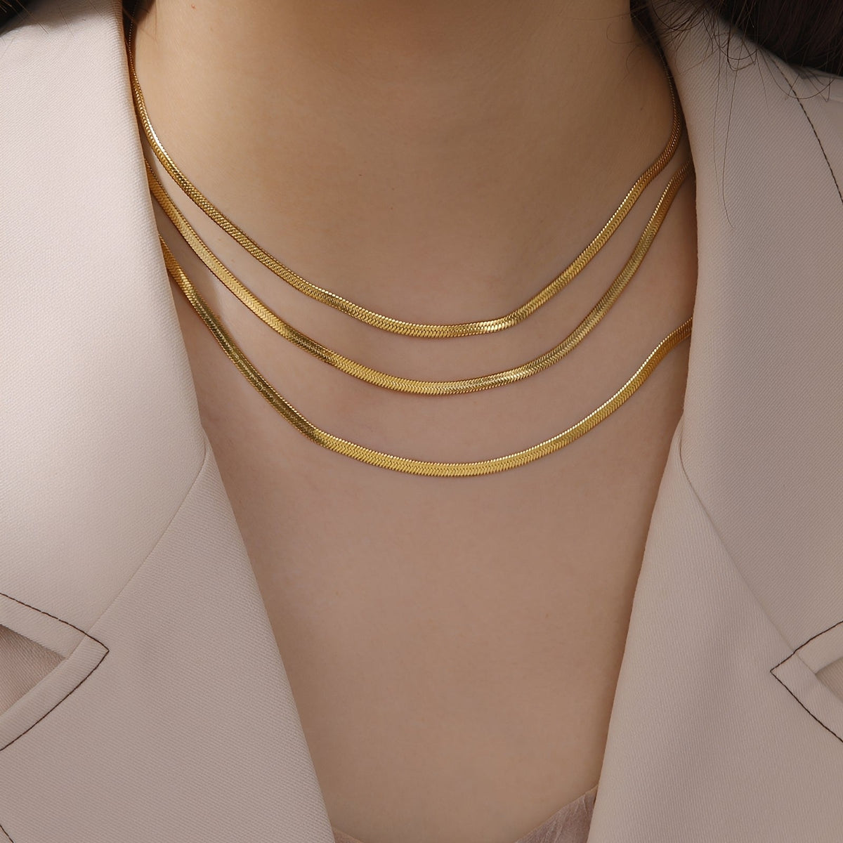 Naomie – Collier choker en chaîne serpent
