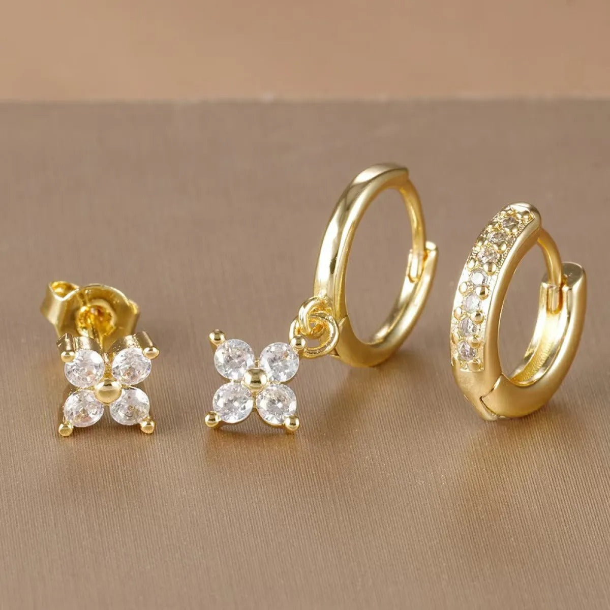 Mariana – Ensemble de trois boucles d'oreilles avec zirconias