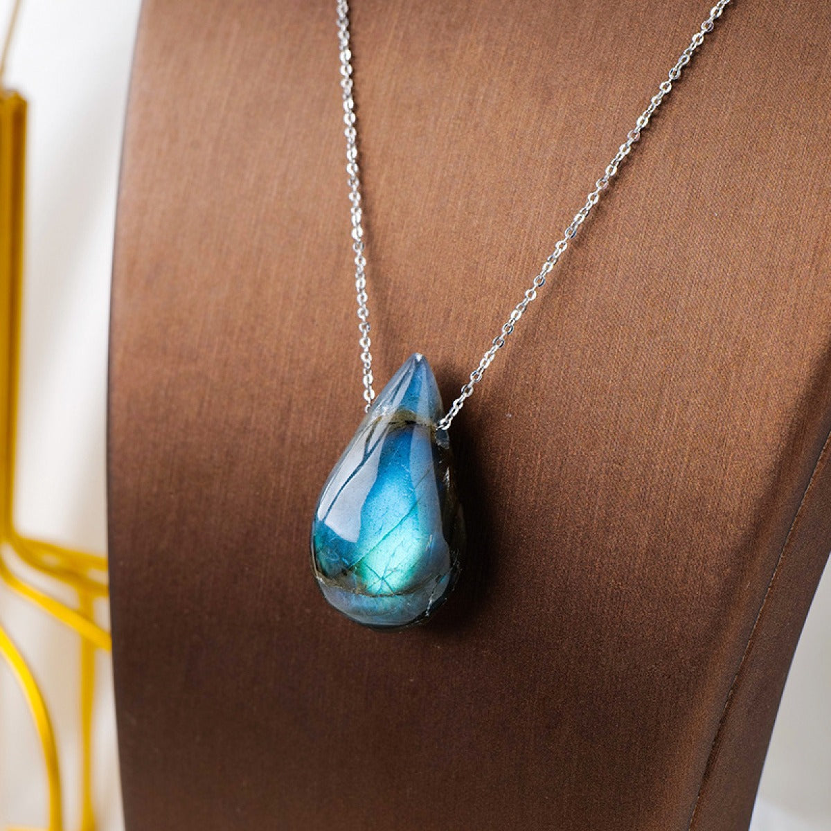 Clara – Collier Lagoon en labradorite